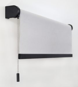 Medium Bracket Matte Black Cordless With Tassel Lift Cr