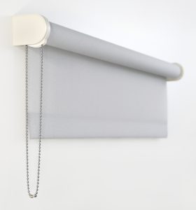 Medium Bracket Matte Off White Chain Cr