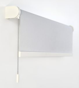 Medium Bracket Matte Off White Cordless With Tassel Lift Cr