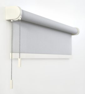 Medium Bracket Matte Off White Dual Tassel Lift Cr